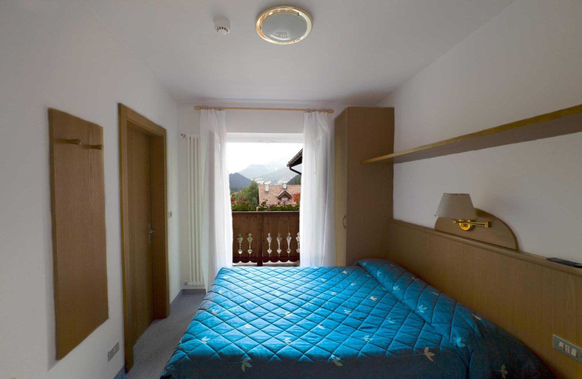 Garni Tyrolia Hotel Campitello di Fassa Bagian luar foto