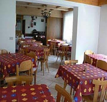 Garni Tyrolia Hotel Campitello di Fassa Bagian luar foto